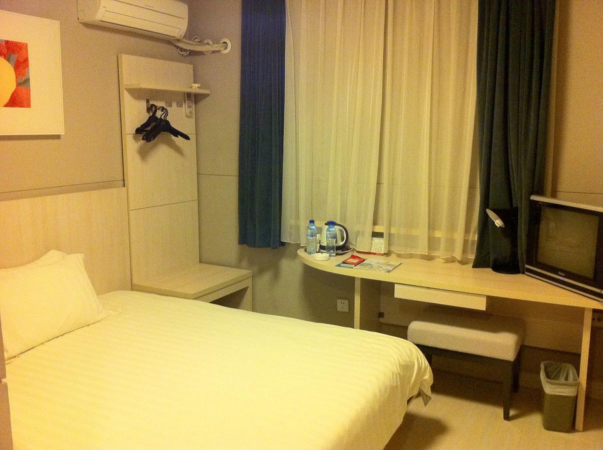 Magnolia Business Hotel Xining Railway Station Grand Cross Mojia Street Εξωτερικό φωτογραφία
